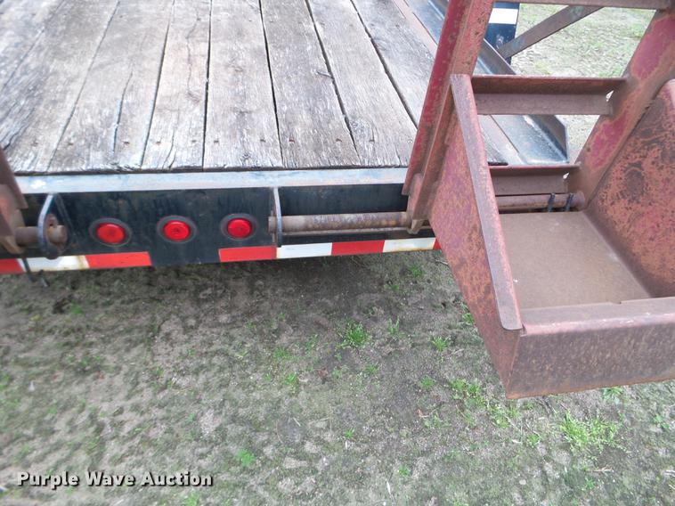 image for item DC4596 2002 Towmaster T14-DD equipment trailer