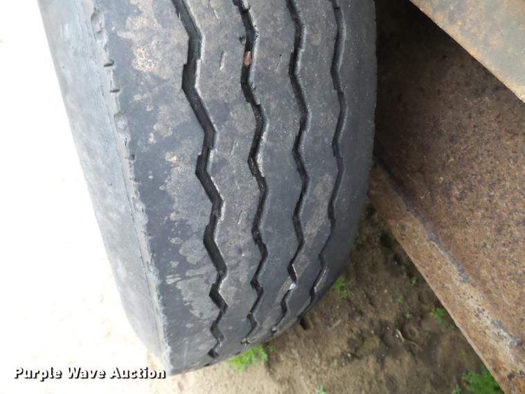 image for item DC4596 2002 Towmaster T14-DD equipment trailer