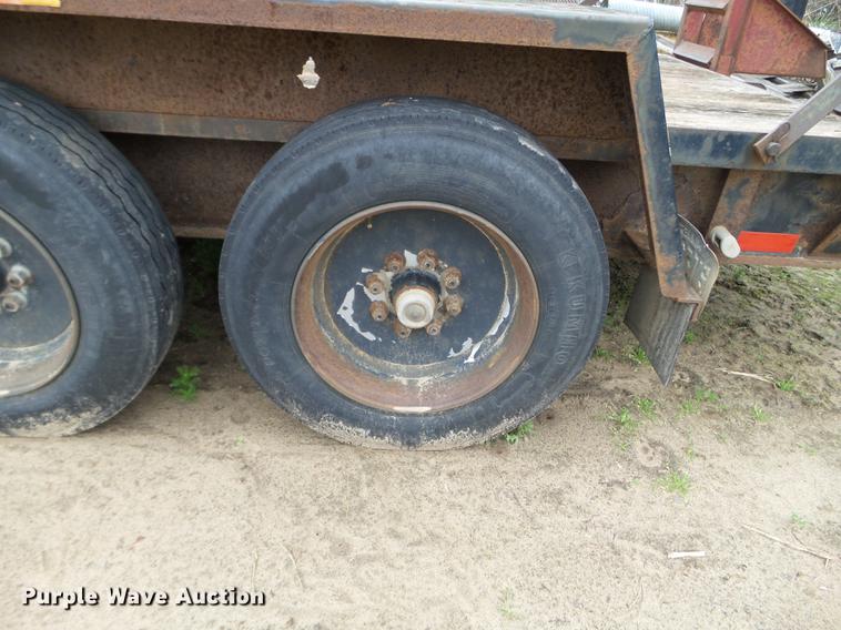 image for item DC4596 2002 Towmaster T14-DD equipment trailer