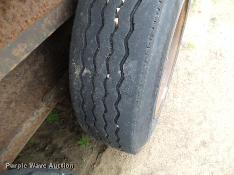 image for item DC4596 2002 Towmaster T14-DD equipment trailer