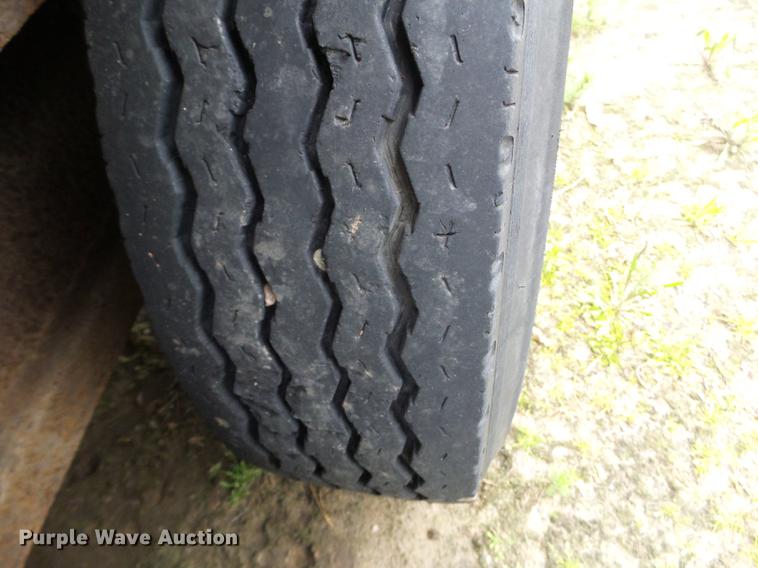 image for item DC4596 2002 Towmaster T14-DD equipment trailer