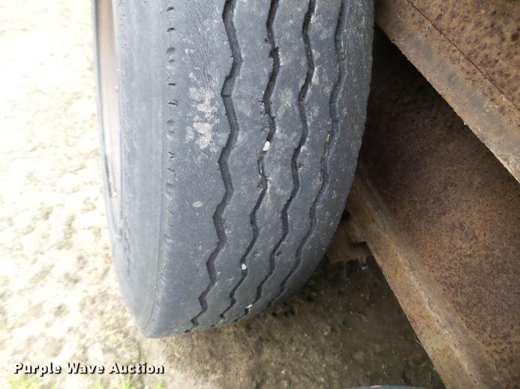 image for item DC4596 2002 Towmaster T14-DD equipment trailer