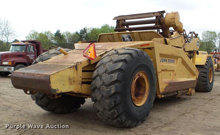 image for item DC4598 1990 John Deere 862B elevating scraper