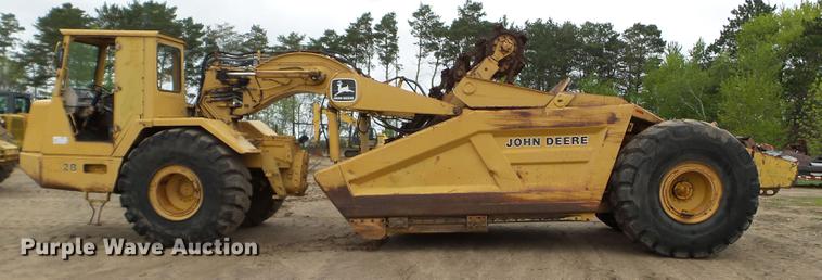image for item DC4598 1990 John Deere 862B elevating scraper