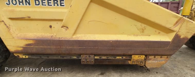 image for item DC4598 1990 John Deere 862B elevating scraper