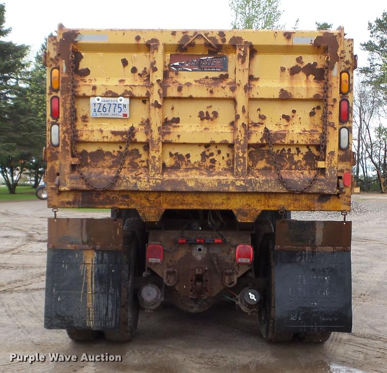 image for item DC4599 1988 Ford L9000 dump truck