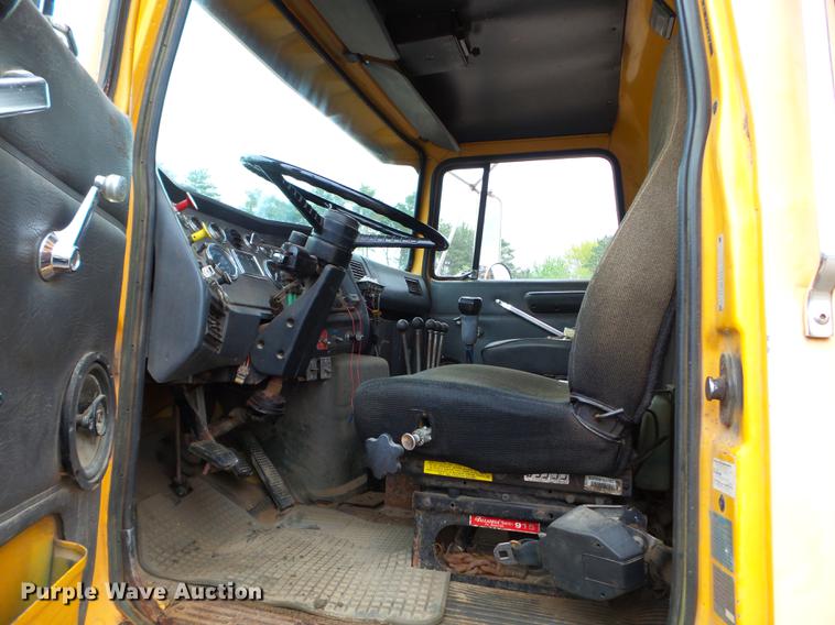 image for item DC4599 1988 Ford L9000 dump truck