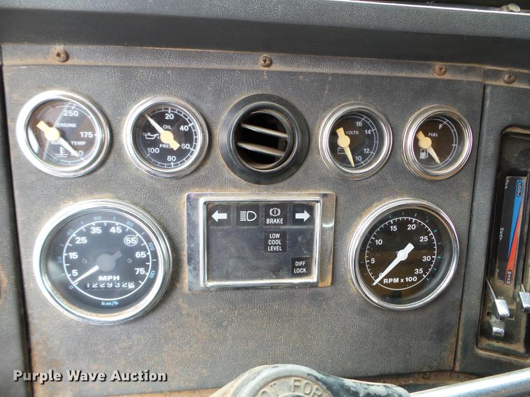 image for item DC4599 1988 Ford L9000 dump truck