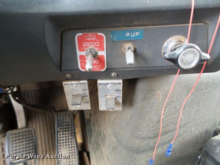 image for item DC4599 1988 Ford L9000 dump truck