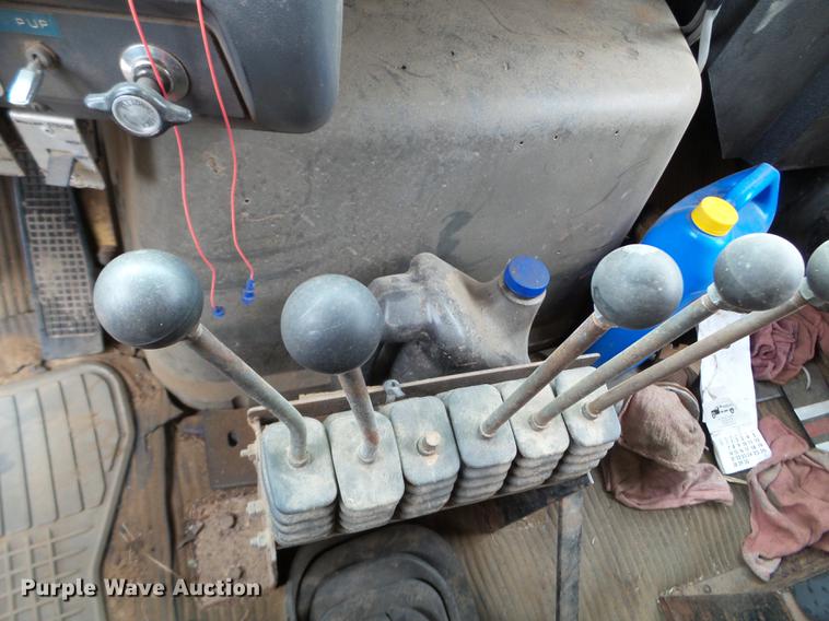 image for item DC4599 1988 Ford L9000 dump truck