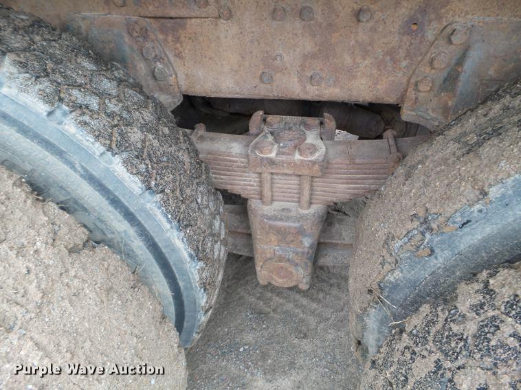 image for item DC4599 1988 Ford L9000 dump truck