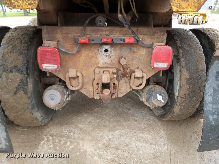 image for item DC4599 1988 Ford L9000 dump truck