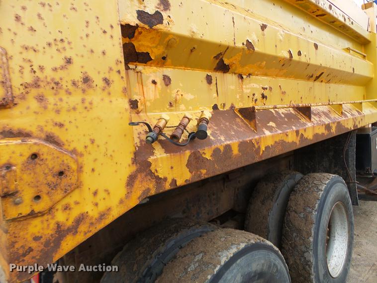 image for item DC4599 1988 Ford L9000 dump truck