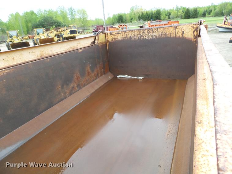 image for item DC4599 1988 Ford L9000 dump truck