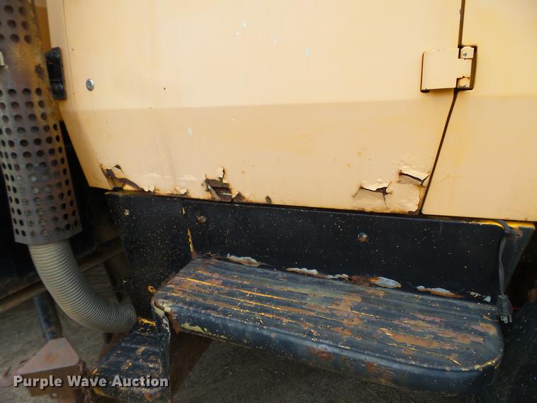 image for item DC4599 1988 Ford L9000 dump truck