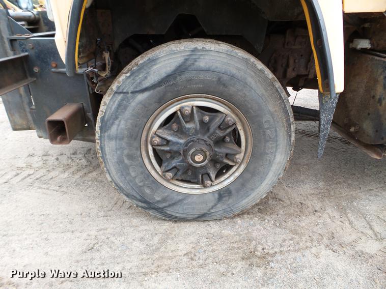 image for item DC4599 1988 Ford L9000 dump truck