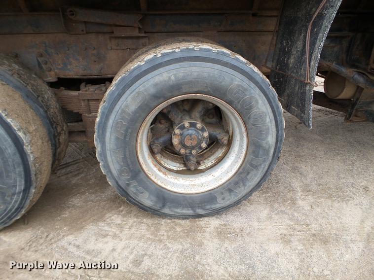 image for item DC4599 1988 Ford L9000 dump truck
