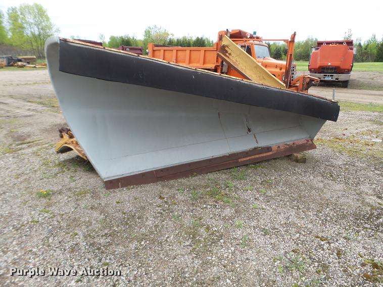 image for item DC4599 1988 Ford L9000 dump truck