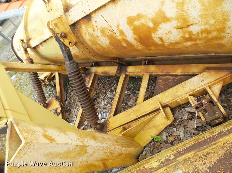 image for item DC4599 1988 Ford L9000 dump truck