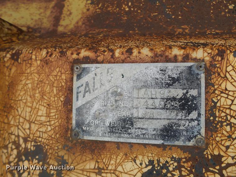 image for item DC4599 1988 Ford L9000 dump truck