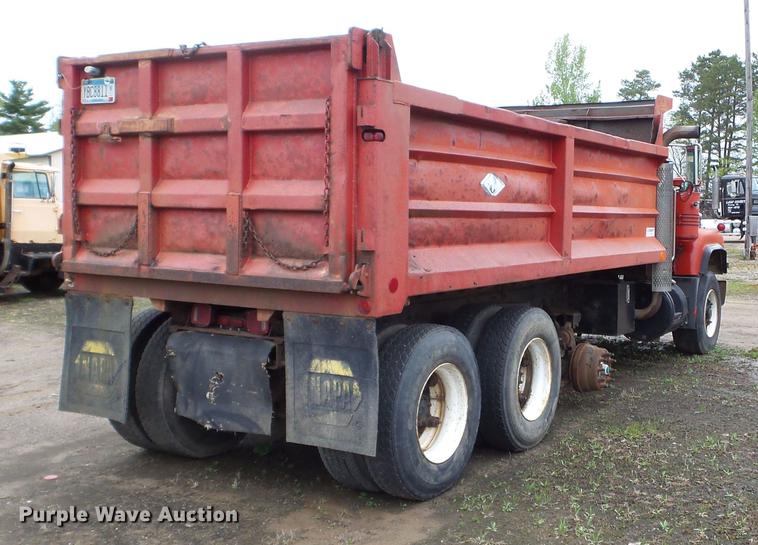 image for item DC4602 1991 Mack RD690S dump truck