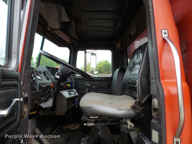 image for item DC4602 1991 Mack RD690S dump truck