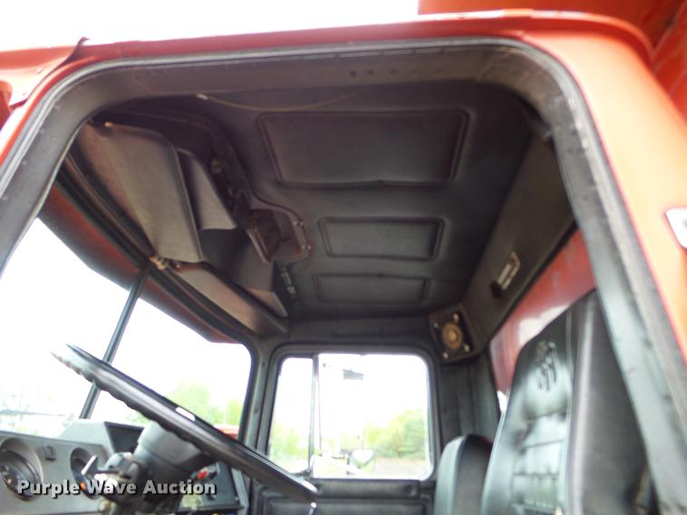 image for item DC4602 1991 Mack RD690S dump truck