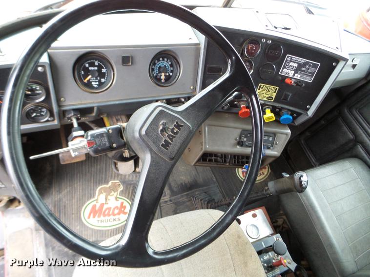 image for item DC4602 1991 Mack RD690S dump truck