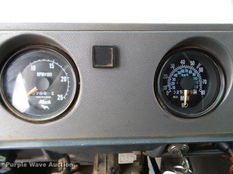 image for item DC4602 1991 Mack RD690S dump truck