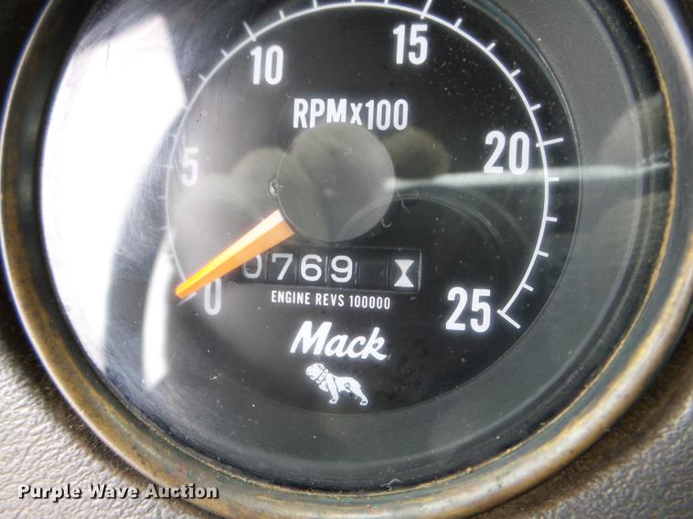 image for item DC4602 1991 Mack RD690S dump truck