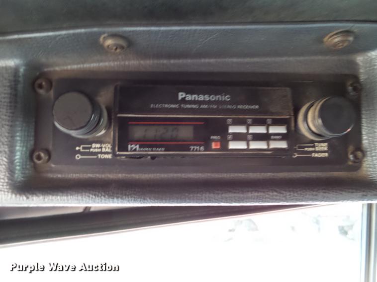 image for item DC4602 1991 Mack RD690S dump truck