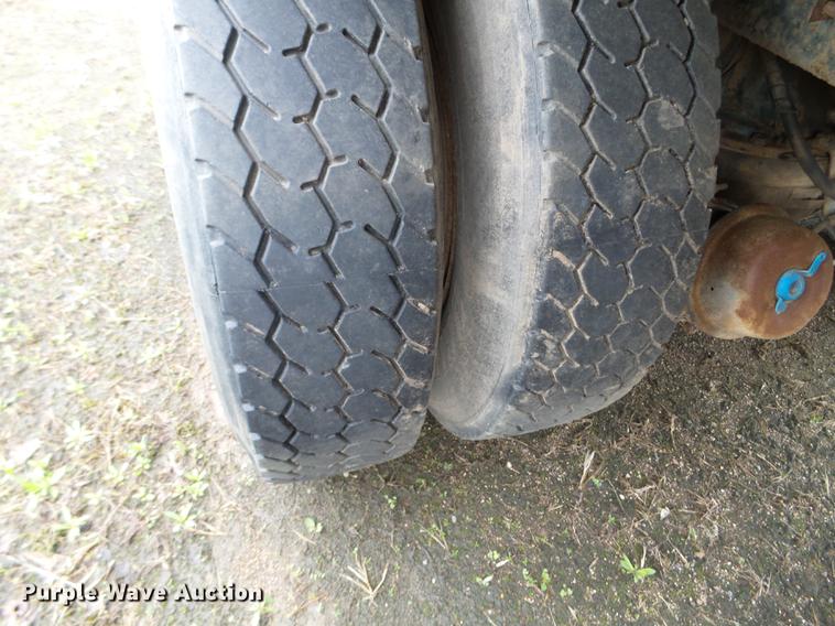 image for item DC4602 1991 Mack RD690S dump truck