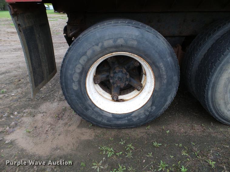 image for item DC4602 1991 Mack RD690S dump truck