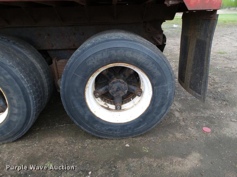 image for item DC4602 1991 Mack RD690S dump truck