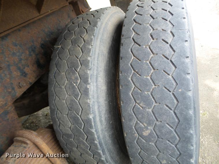 image for item DC4602 1991 Mack RD690S dump truck