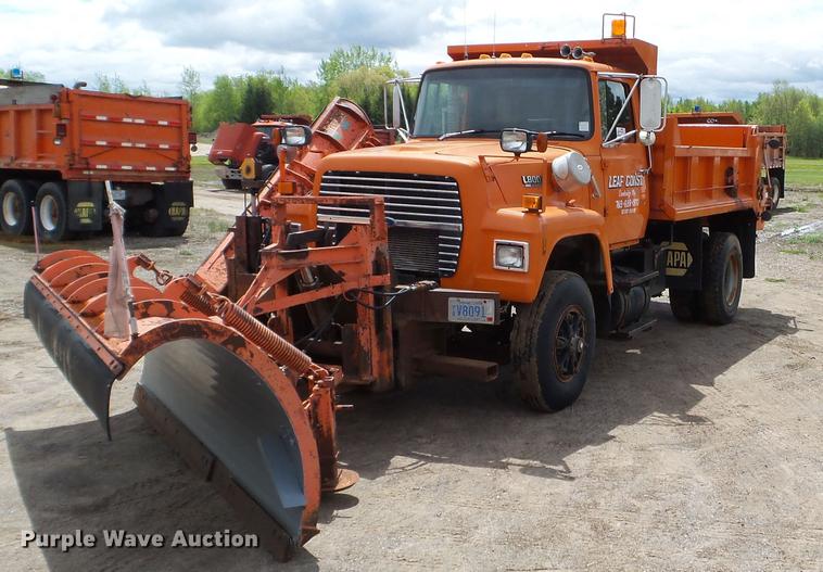 image for item DC4604 1990 Ford L8000 dump truck