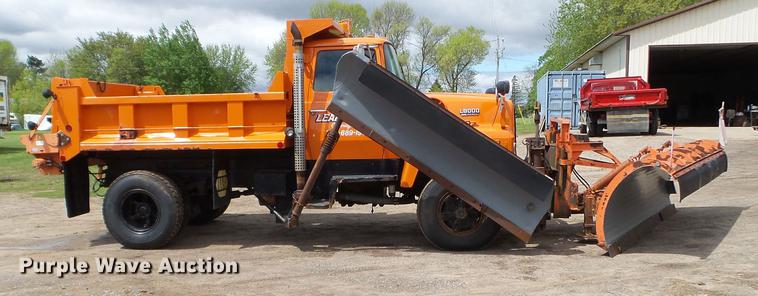 image for item DC4604 1990 Ford L8000 dump truck