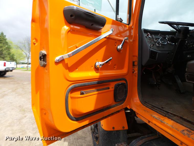 image for item DC4604 1990 Ford L8000 dump truck