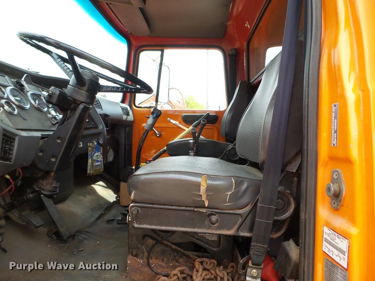 image for item DC4604 1990 Ford L8000 dump truck