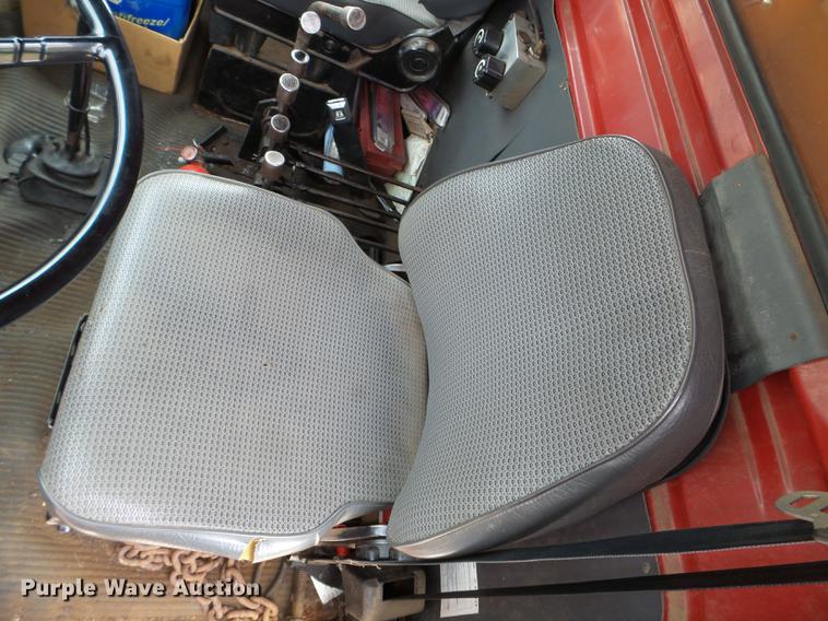 image for item DC4604 1990 Ford L8000 dump truck