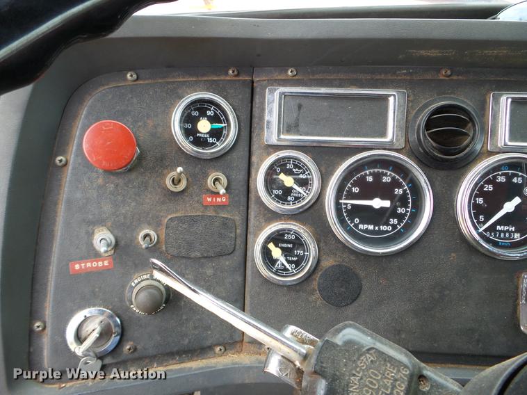 image for item DC4604 1990 Ford L8000 dump truck