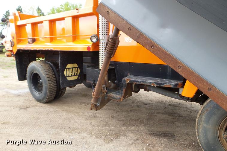 image for item DC4604 1990 Ford L8000 dump truck