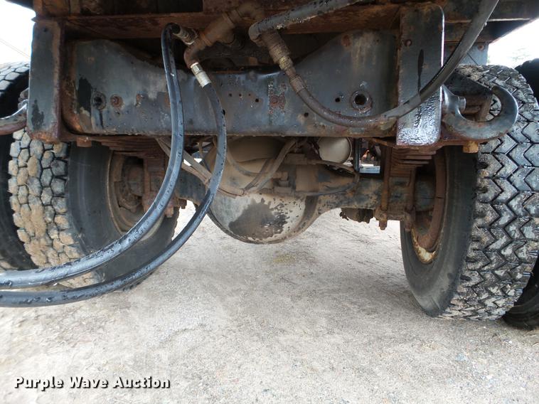 image for item DC4604 1990 Ford L8000 dump truck