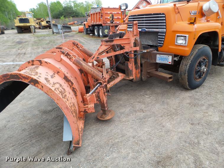 image for item DC4604 1990 Ford L8000 dump truck