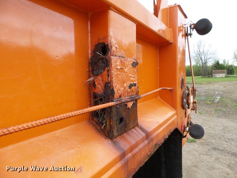 image for item DC4604 1990 Ford L8000 dump truck