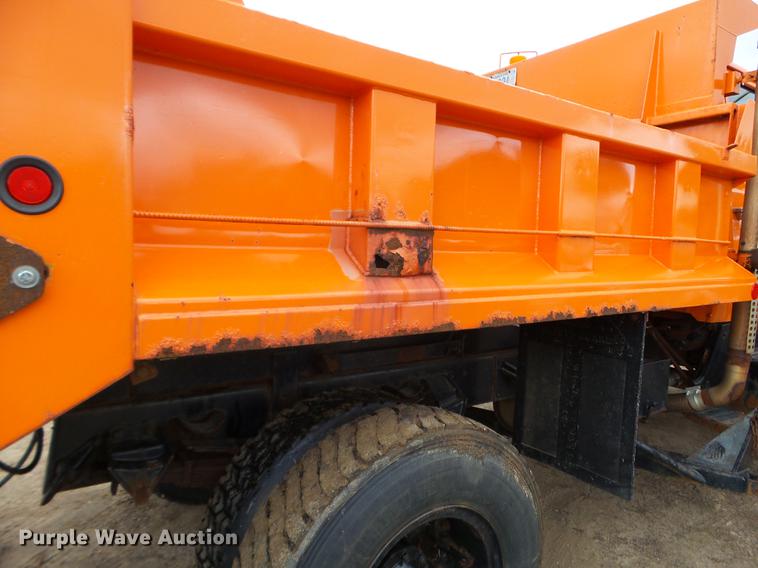 image for item DC4604 1990 Ford L8000 dump truck