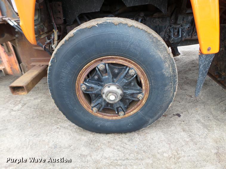 image for item DC4604 1990 Ford L8000 dump truck