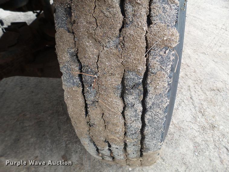 image for item DC4604 1990 Ford L8000 dump truck