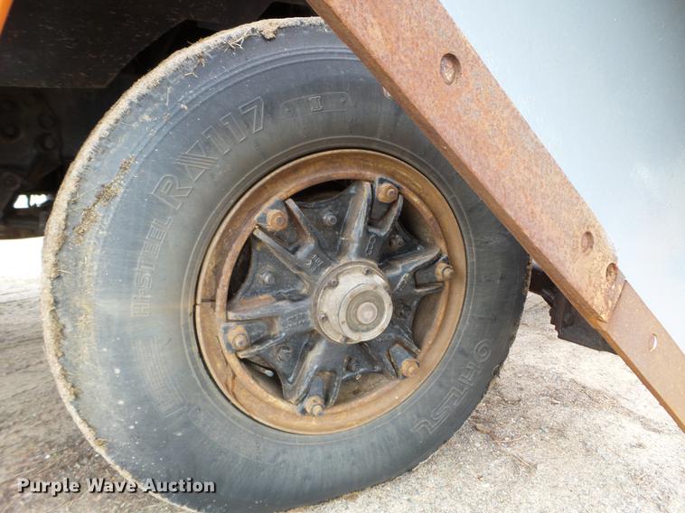 image for item DC4604 1990 Ford L8000 dump truck