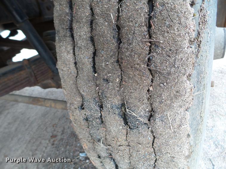 image for item DC4604 1990 Ford L8000 dump truck